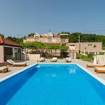 Amazing In Obrovac Sinjski
