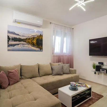 Apartamento Lovely In With Kitchen *